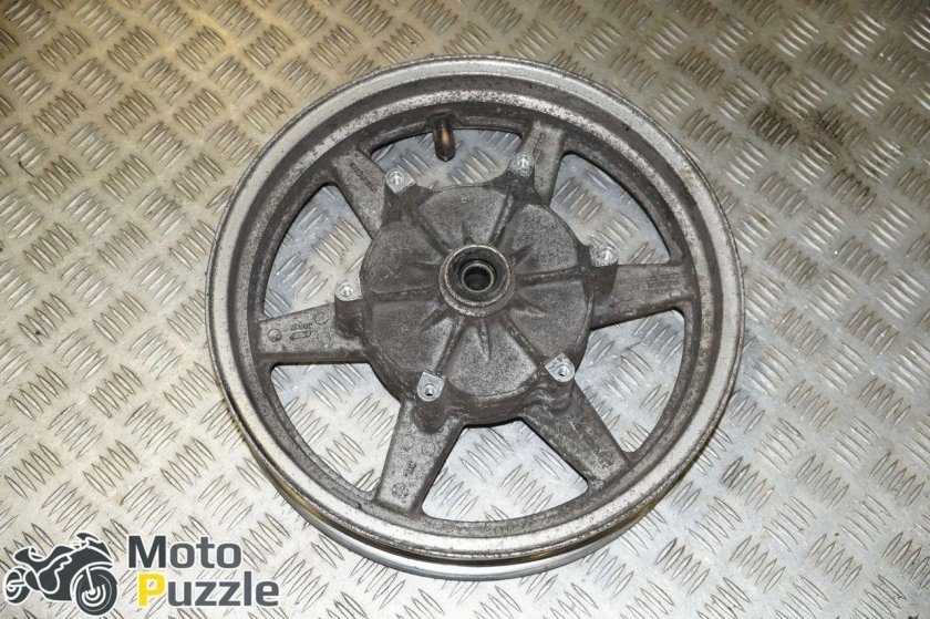 Задний колесный диск на Honda vfr800