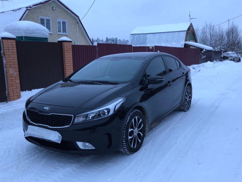 Kia Cerato черная