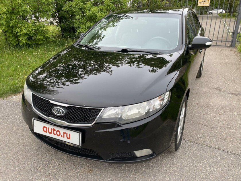 Киа Церато 2010 года черный цвет