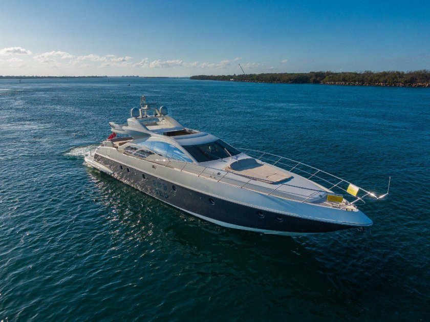 Яхта тройка