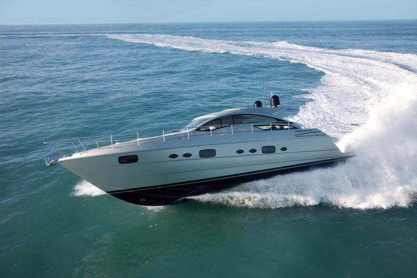 Яхта моторная Першинг