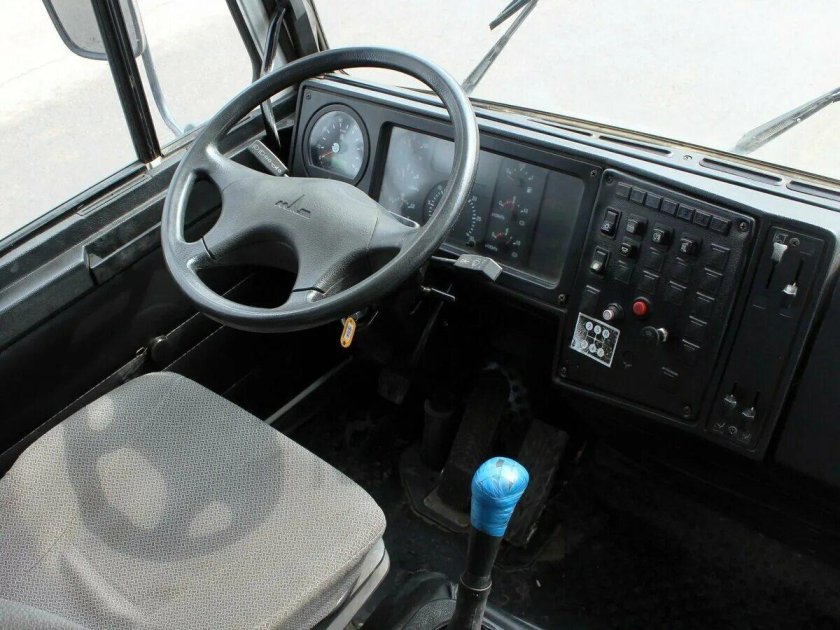 МАЗ 4370 Зубренок салон
