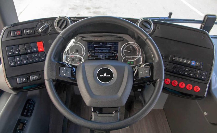 МАЗ 303 кабина водителя