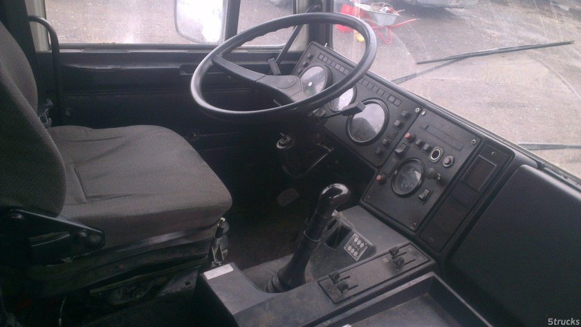 МАЗ 5551 салон кабины