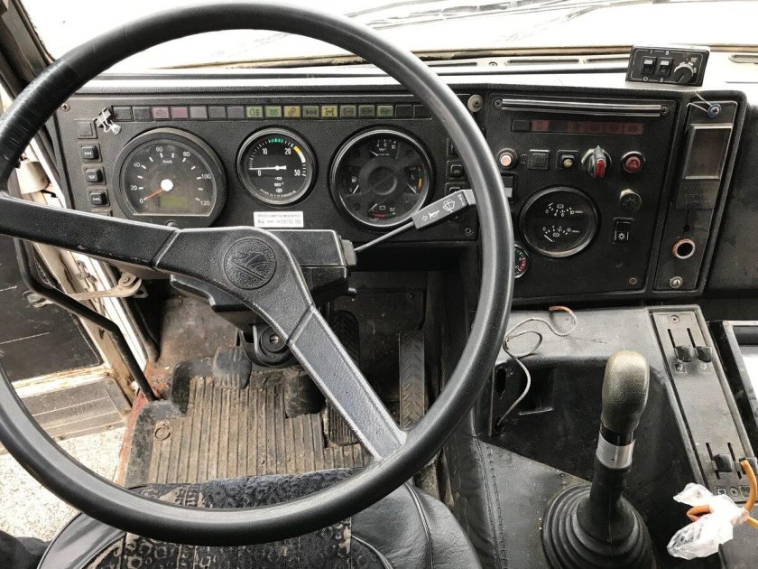 МАЗ 5516 самосвал кабина