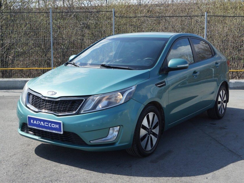 Машина kia rio