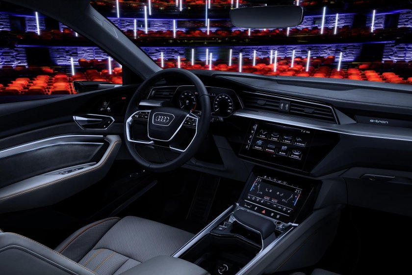 Audi e-tron салон