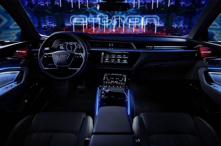 Audi e-tron салон