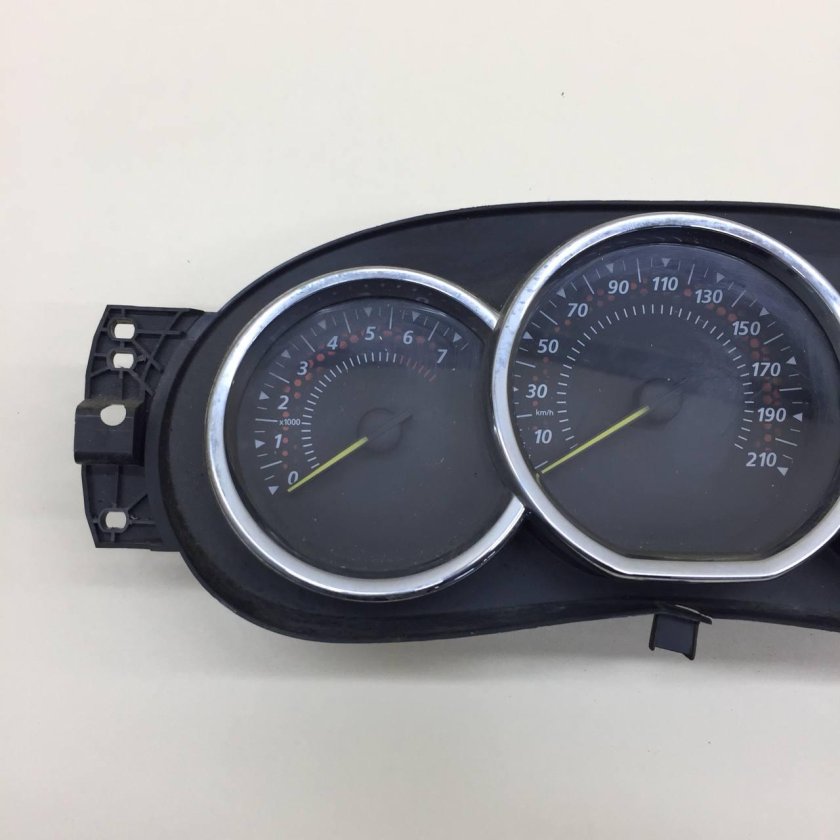 Панель приборов дастер 2012