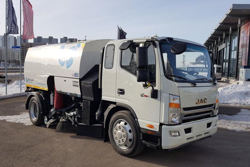 Вакуумная подметально уборочная машина