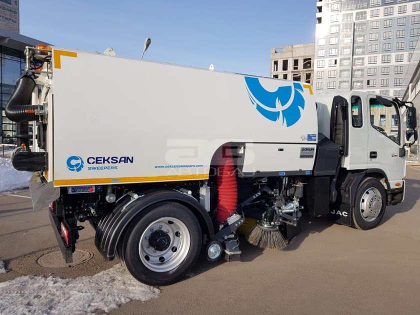 JAC вакуумная подметально-уборочная машина