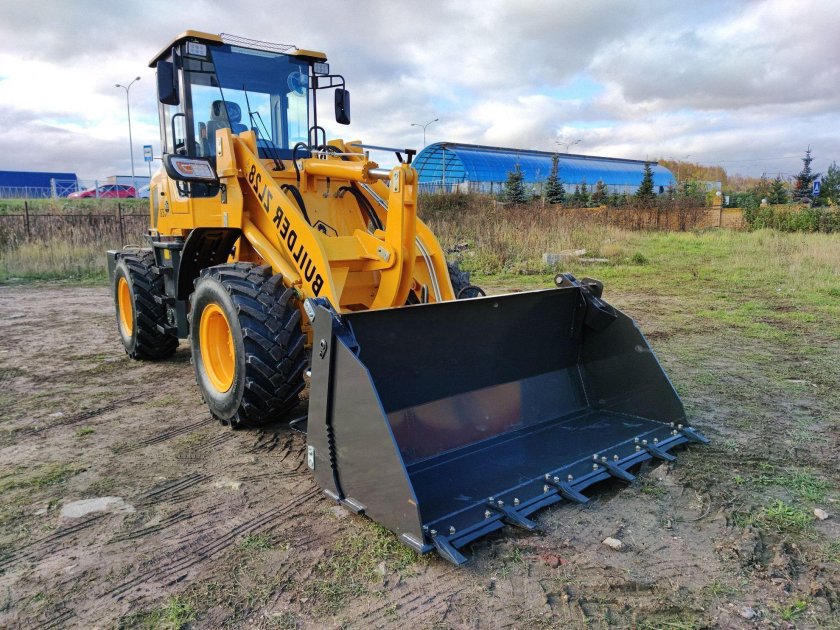 Фронтальный погрузчик Builder