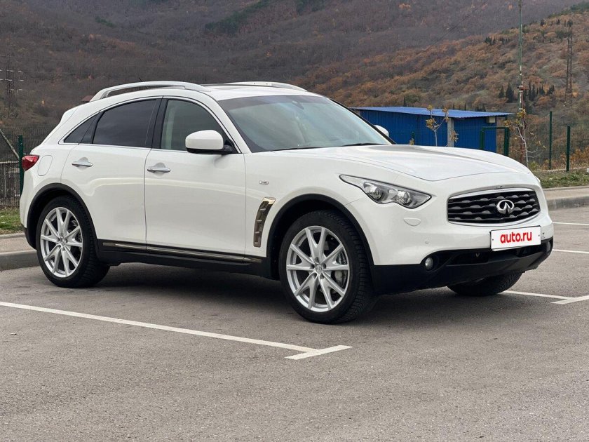 Инфинити fx37 белый