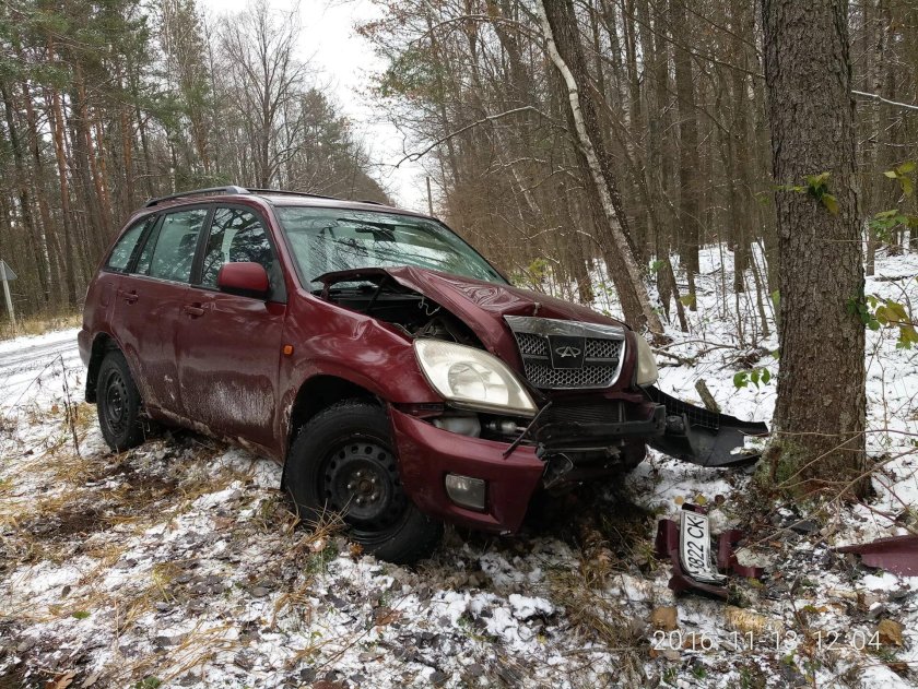 Разбитый чери Тигго т11