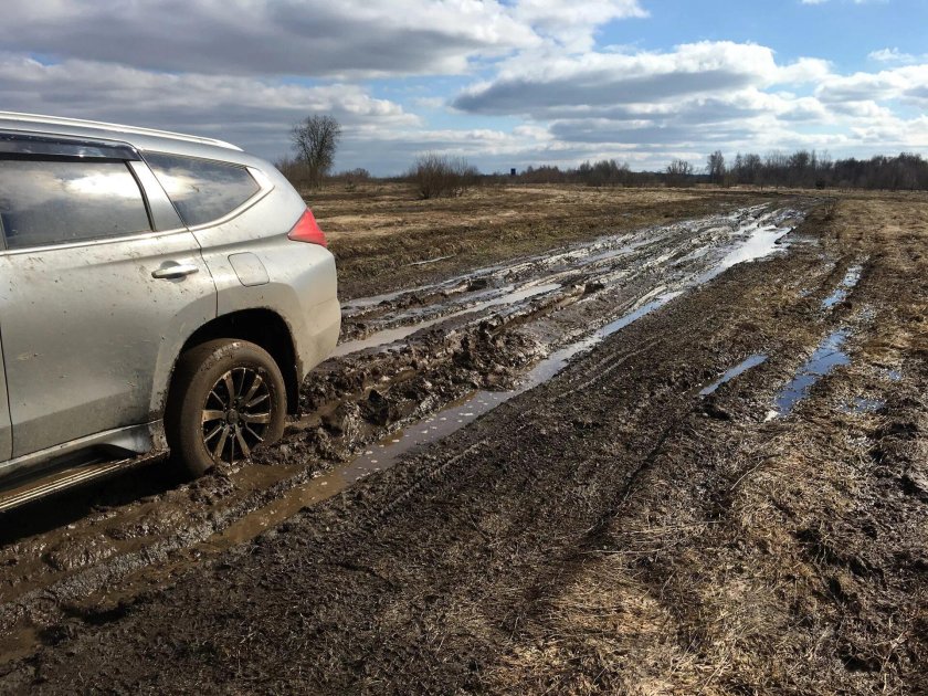Митсубиси Паджеро спорт 3 в грязи