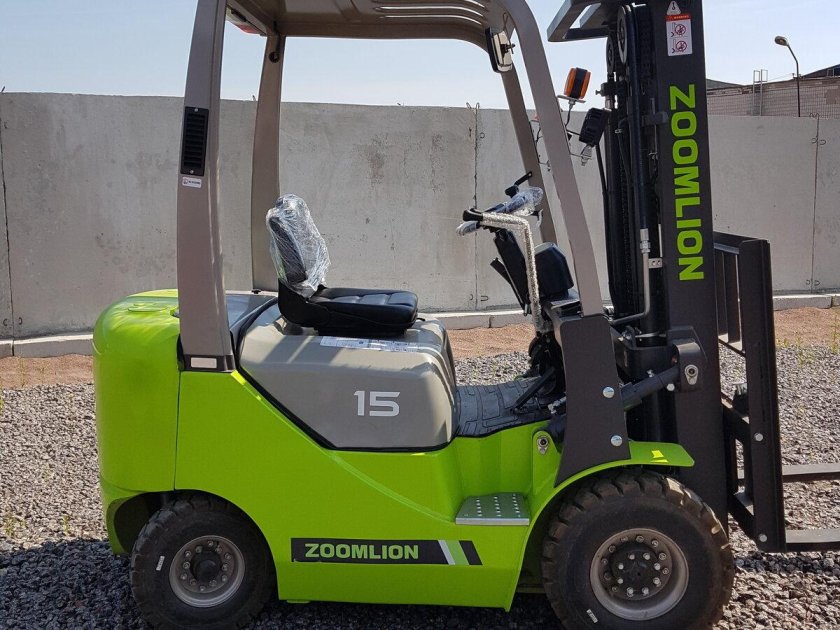 Грузовик с погрузчиком