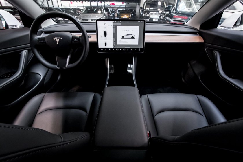 Tesla model 3 интерьер