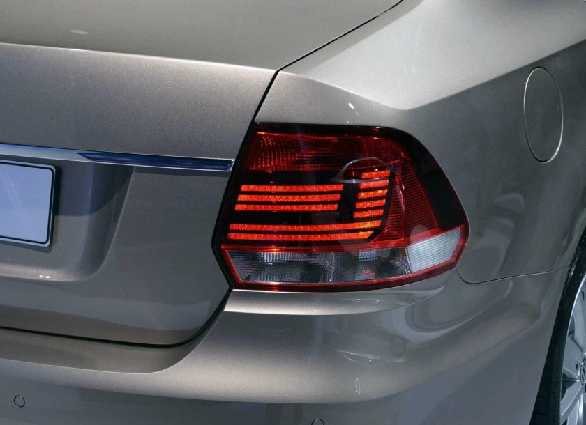 Задние фонари на Volkswagen Polo sedan