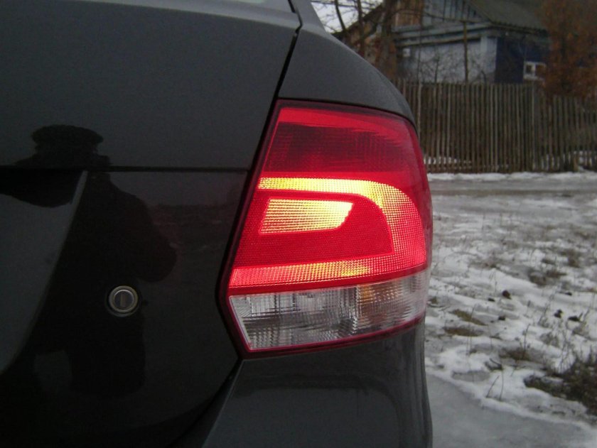 Задний фонарь поло седан 2013