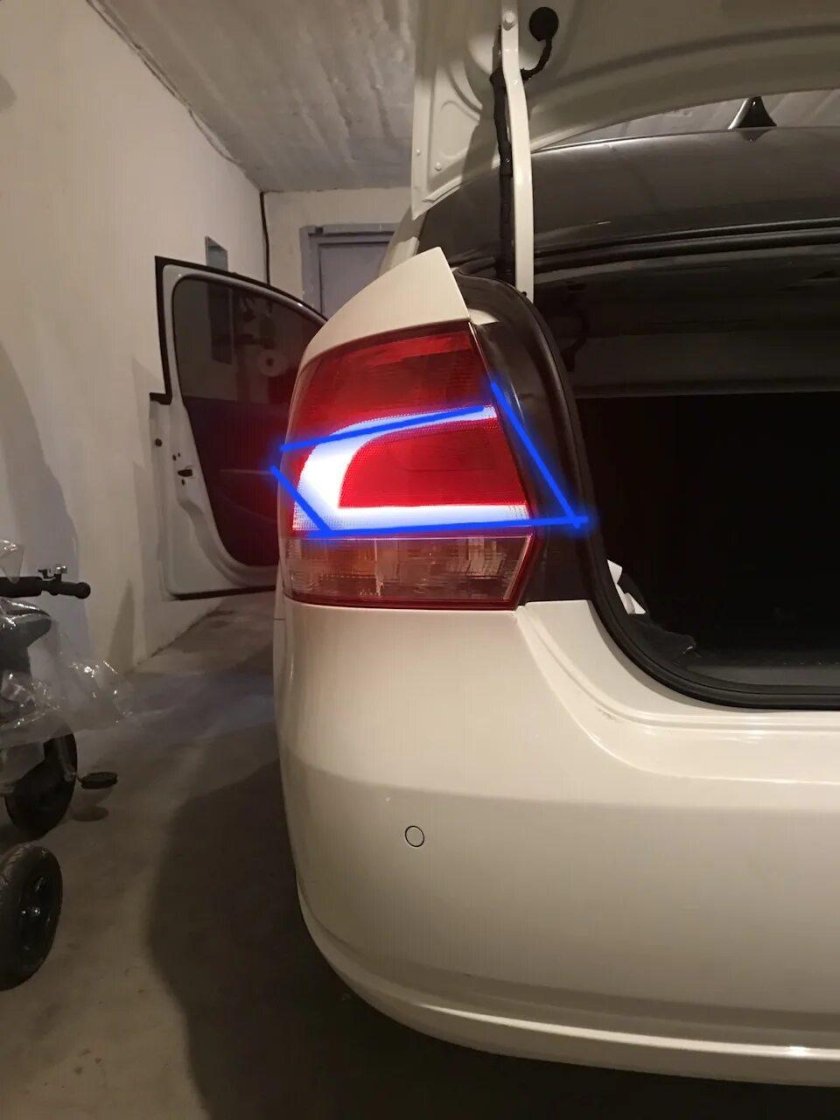 Фонарь поло седан