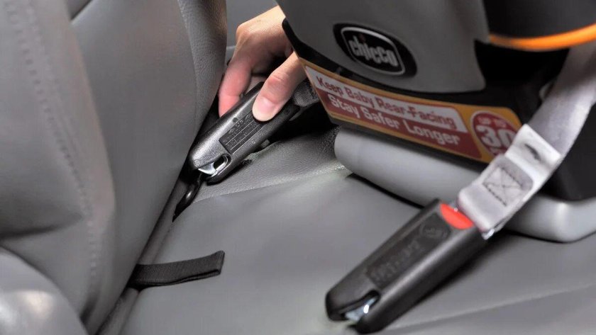 Крепление детского автокресла Latch