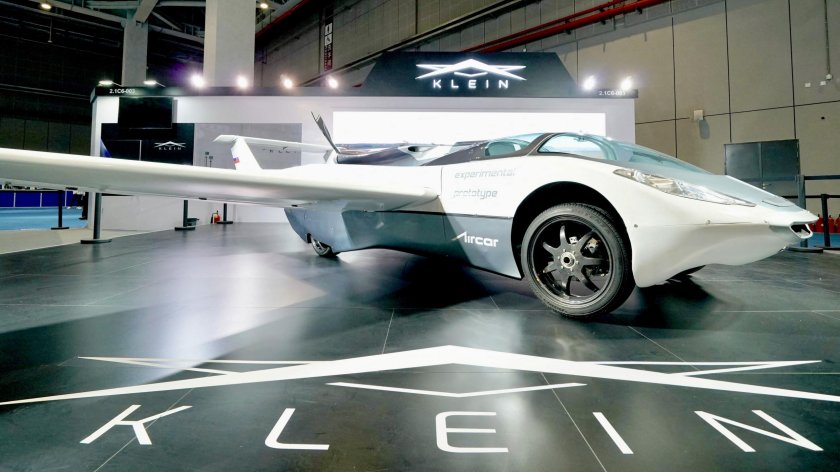 Первый летающий автомобиль