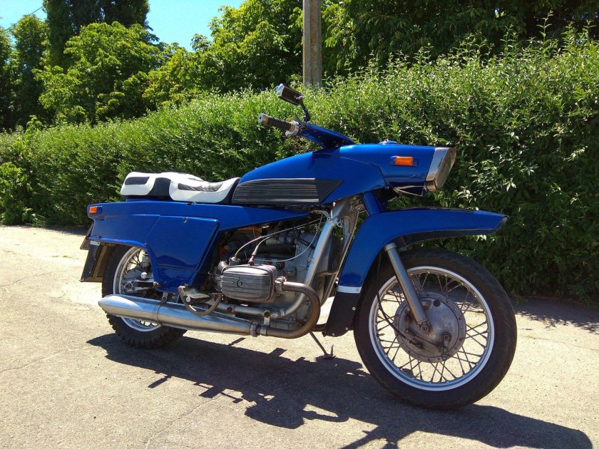 Мотоцикл днепр мт 8