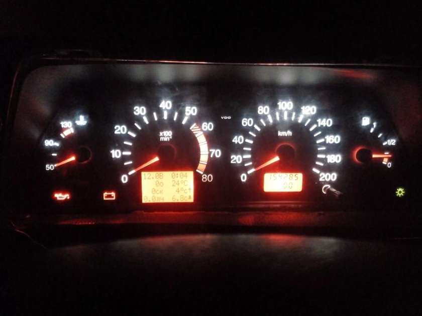 Панель приборов с бортовым компьютером на ВАЗ 2110