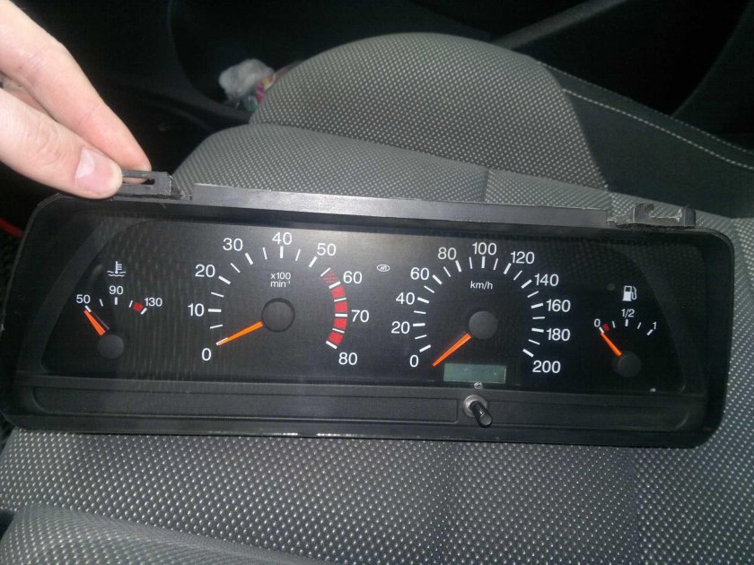 Комбинация приборов ВАЗ 2110