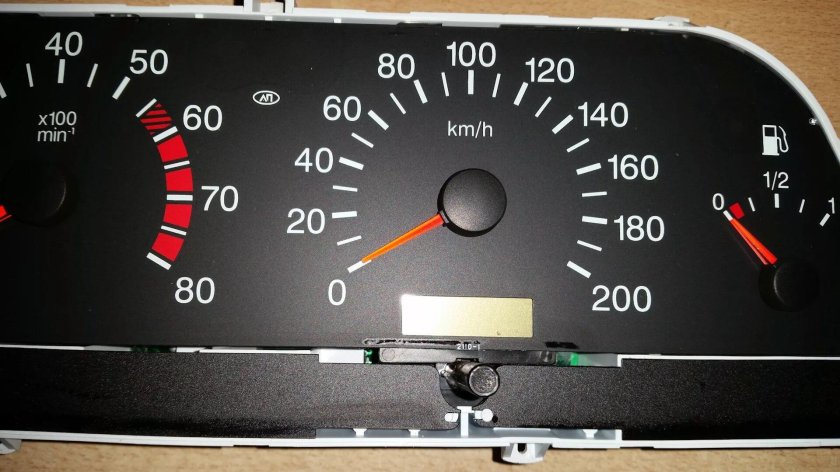 Приборная панель ВАЗ 2110 ап