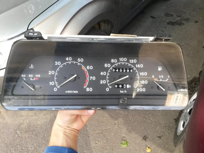 ВАЗ 2110 ранняя приборная панель