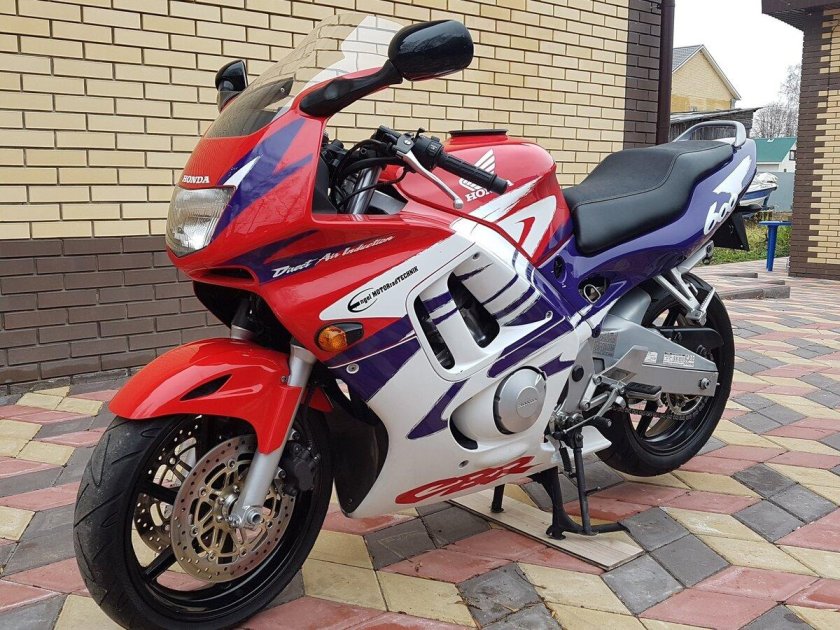 Хонда сбр 600