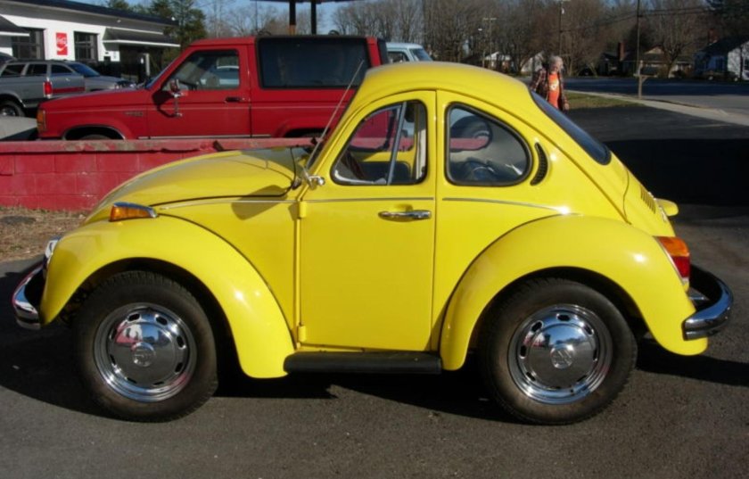 Фольксваген Жук 1963 желтый