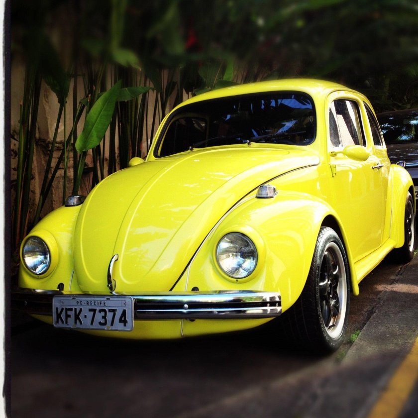 Фольксваген Битл желтый