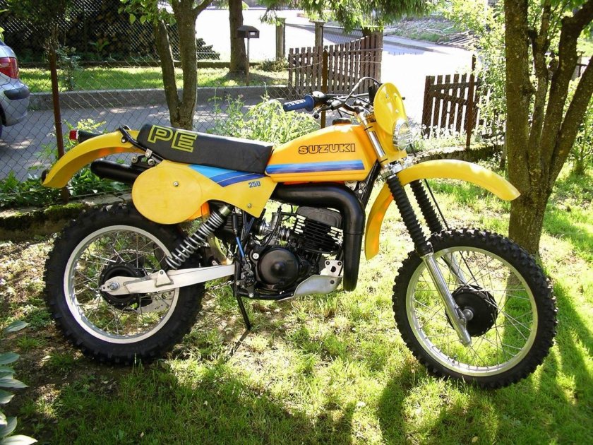 Suzuki pe 175 cylinder