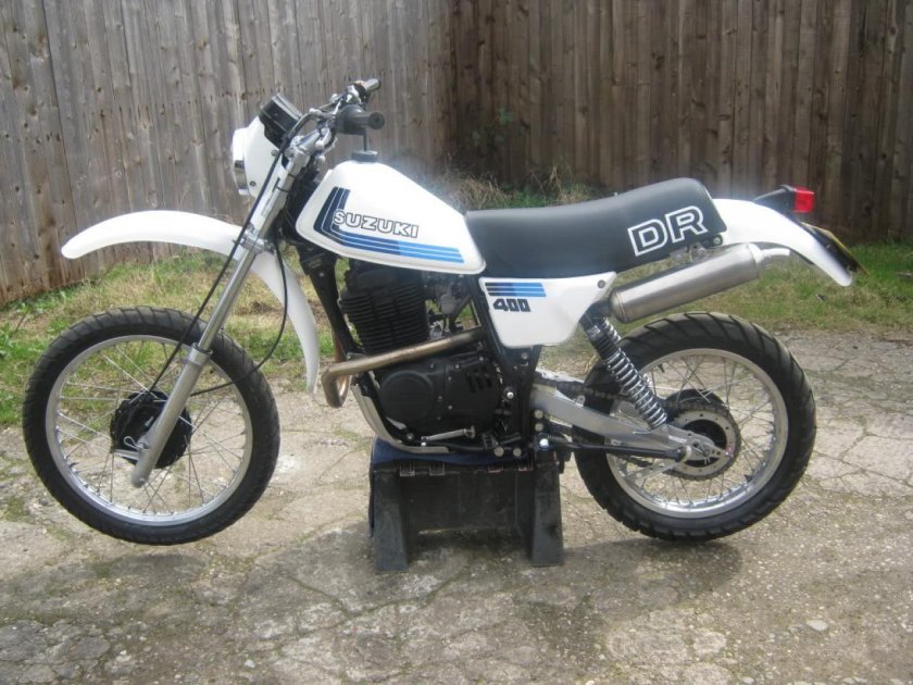 Suzuki dr400