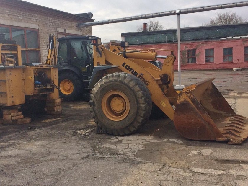 Фронтальный погрузчик Лонкинг 853