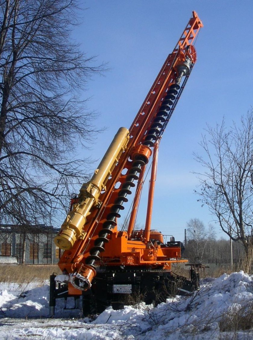 Бурильно-сваебойная машина БМ-811