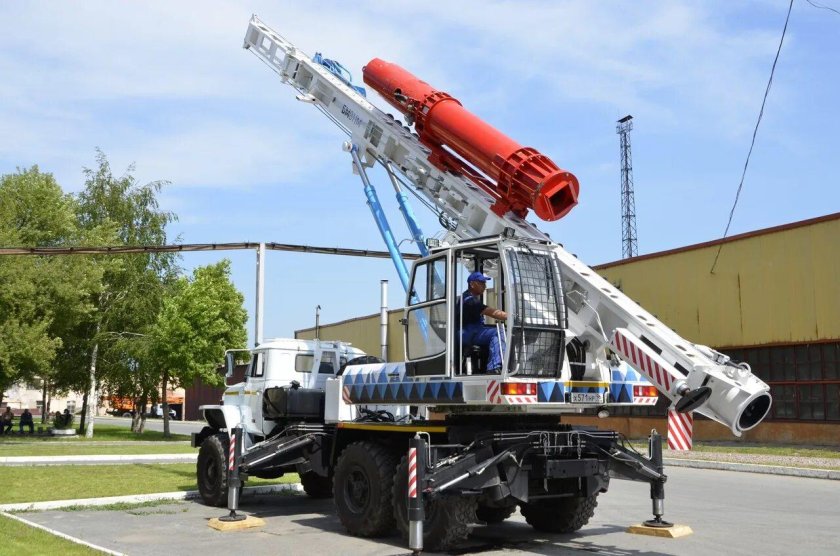 Бурильно-сваебойная машина БМ-811