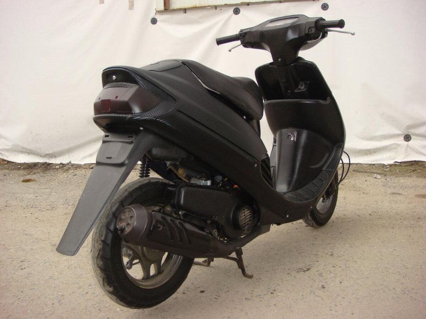 Suzuki Sepia AJ-50