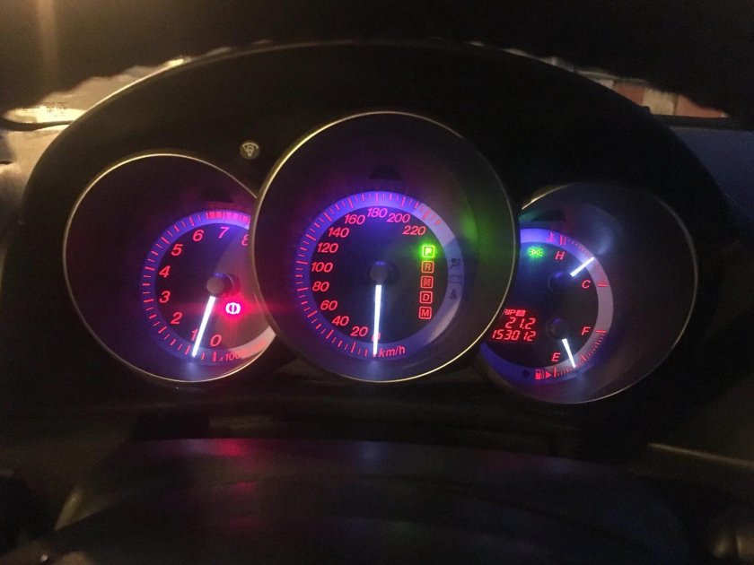 Приборная панель Mazda 3 BK