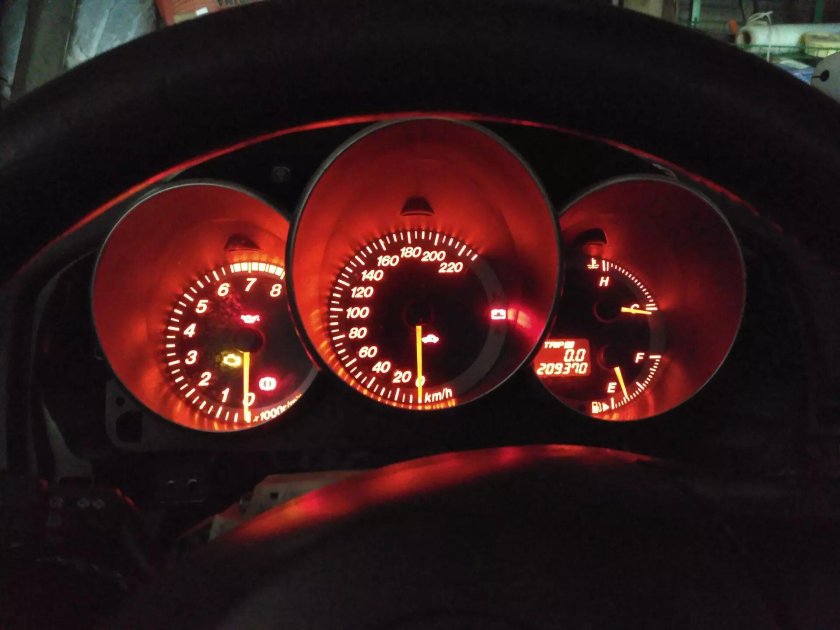 Приборная панель мазда с подсветкой