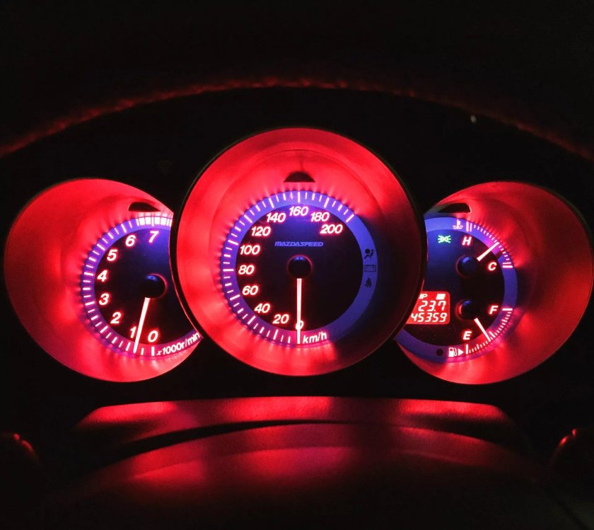 Mazda 3 приборная панель