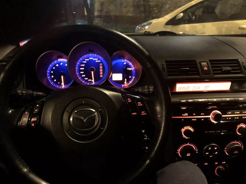 Подсветка торпеды Мазда 3 БК