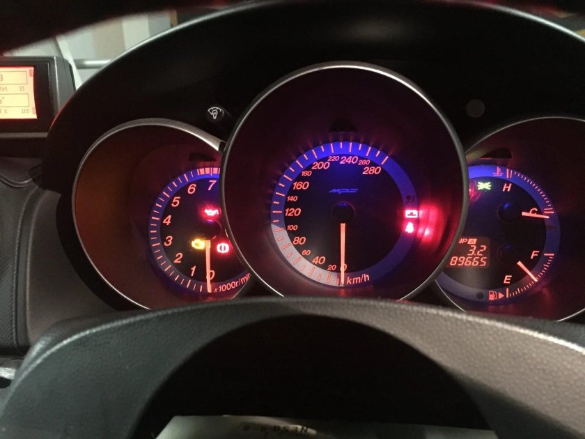 Приборная панель Mazda 3 BL