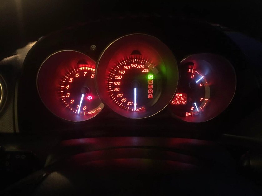 Приборка Мазда 3