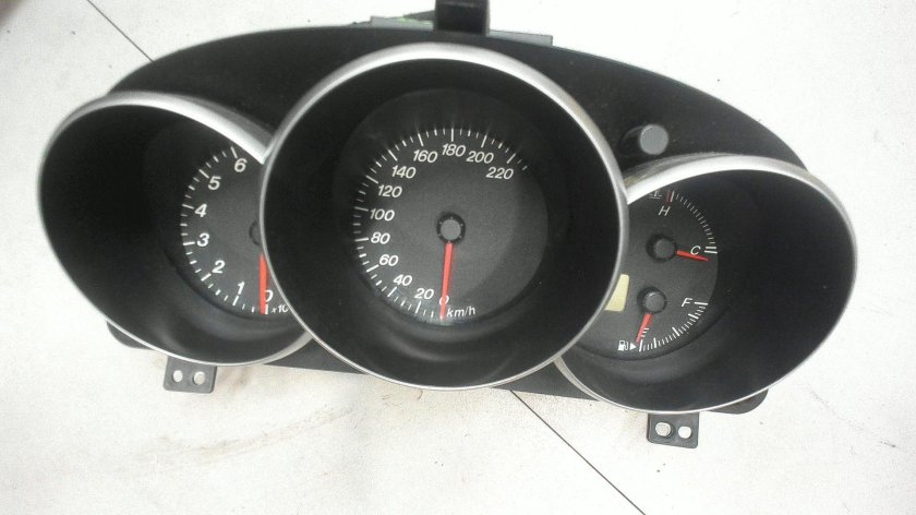 Приборная панель Мазда 3 BK