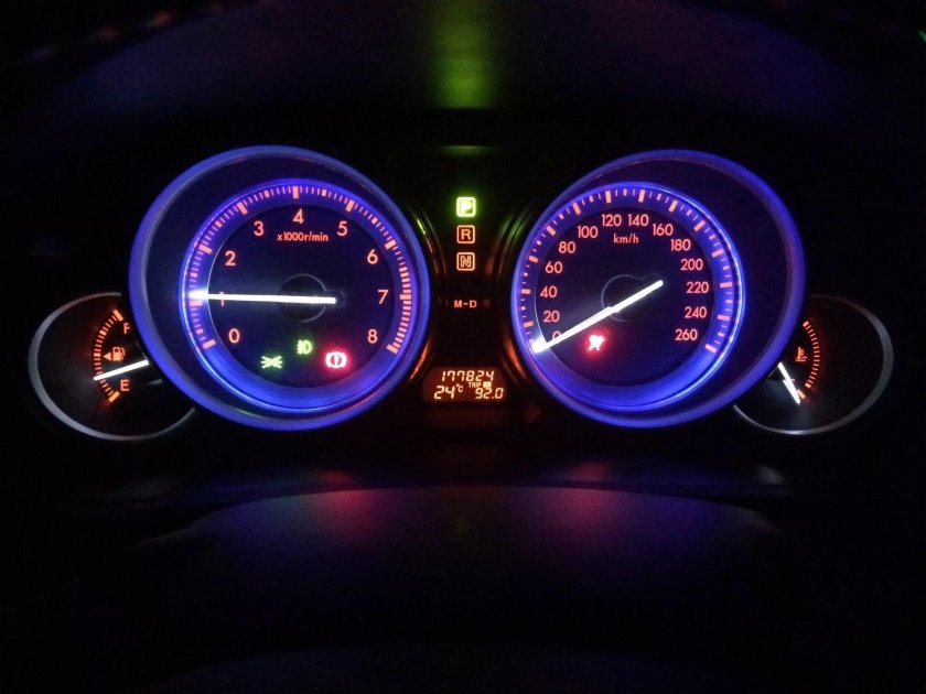 Mazda 3bl Пересвет приборки