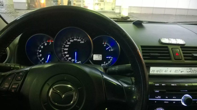 Приборная панель Мазда 3 BK