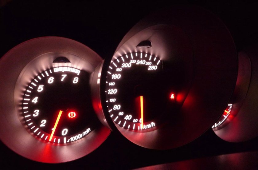 Приборная панель Мазда 3 МПС